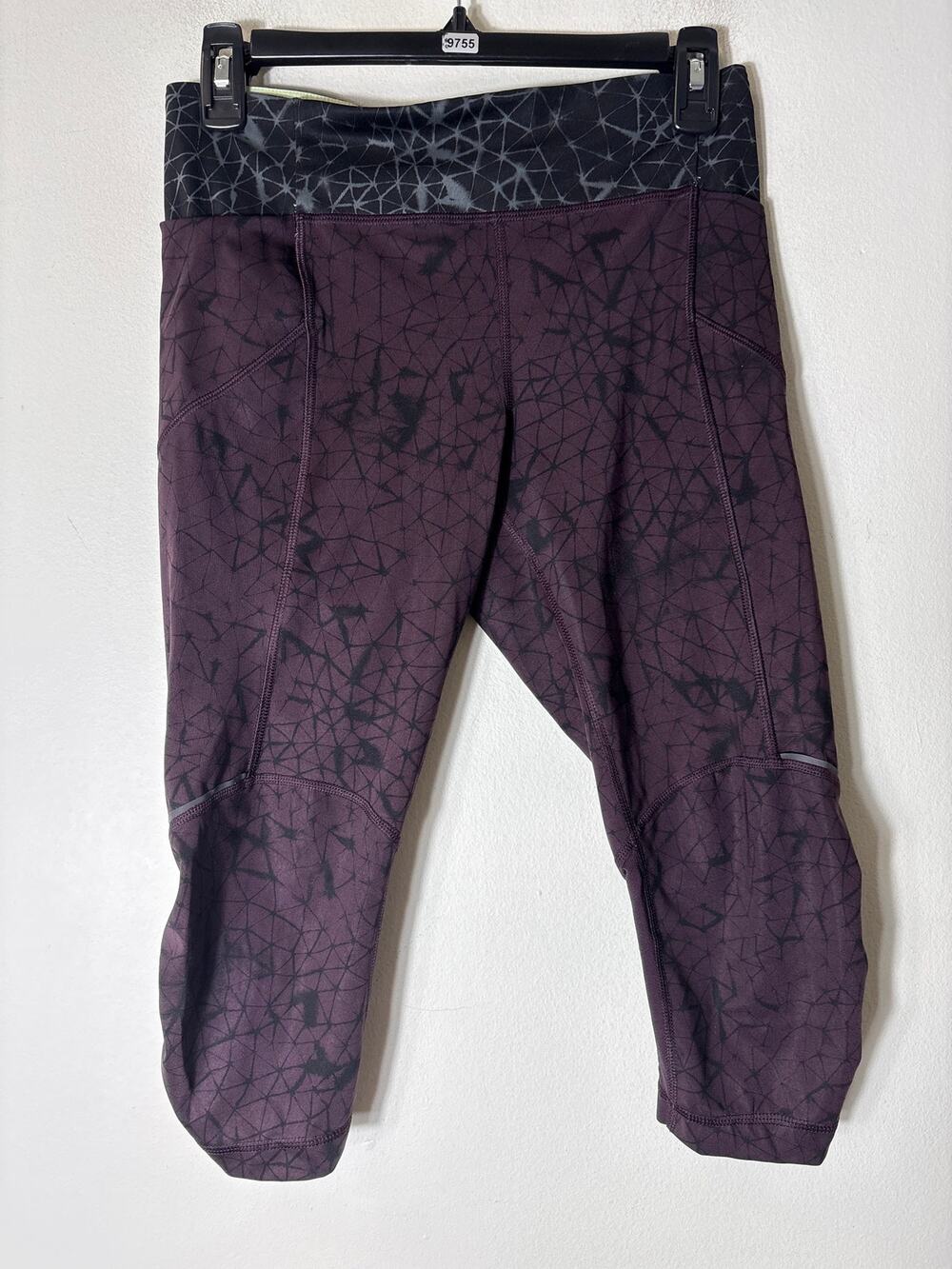 Lululemon Black and Plum Cropped Leggings sz 6